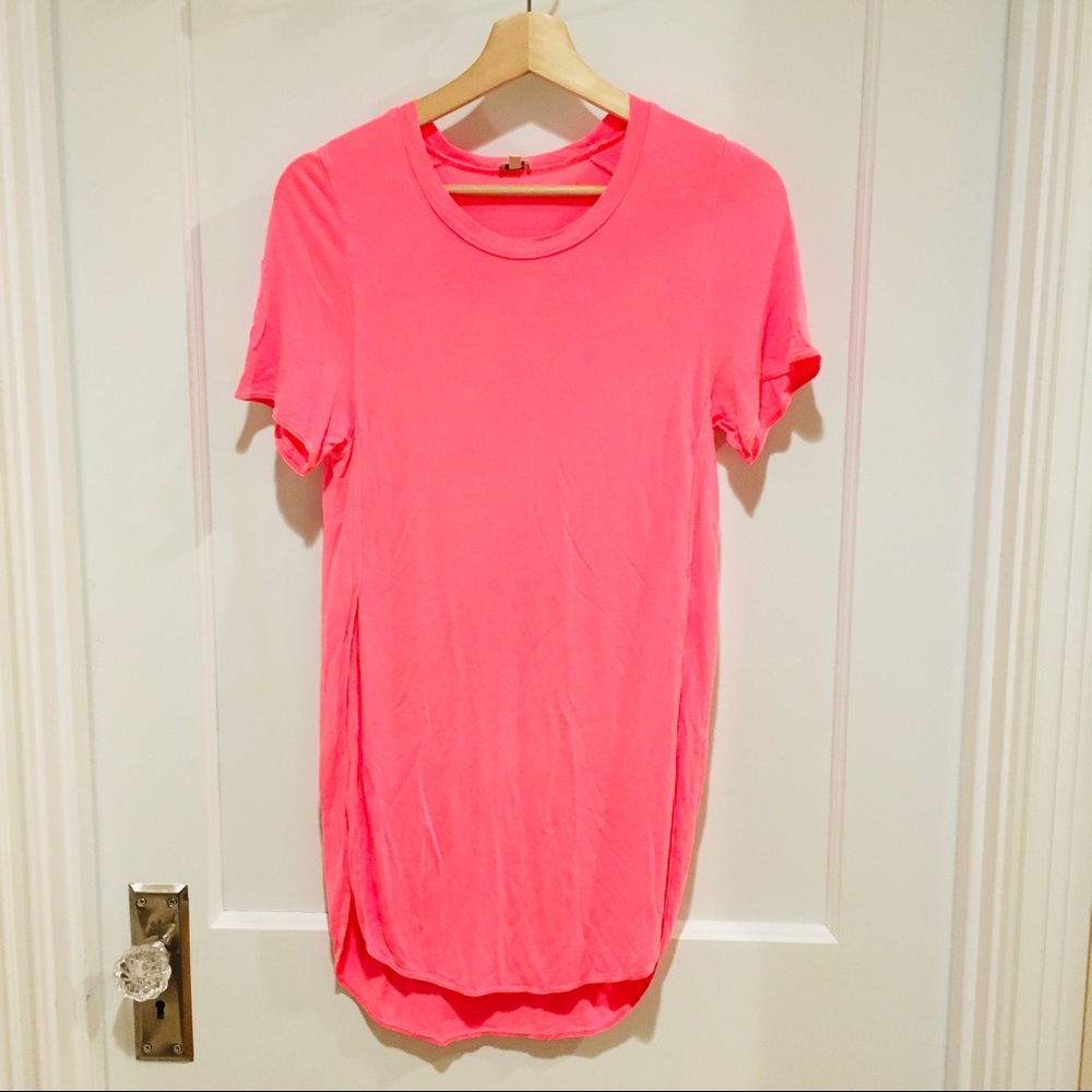 ⭐️ Aritzia Wilfred Hot Pink Viscose Tunic Tee XS
